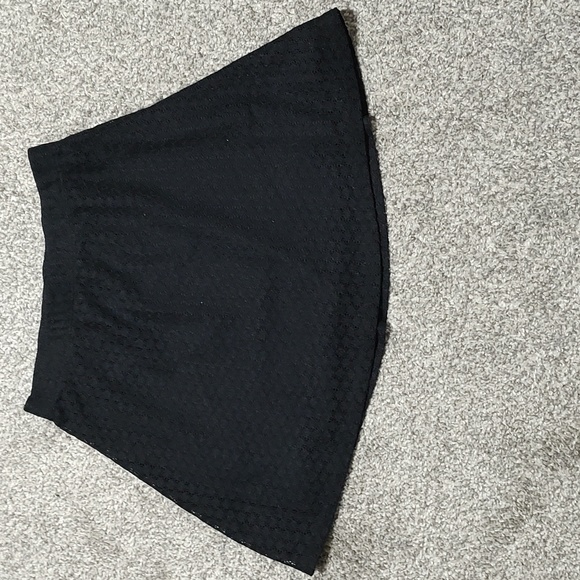 Black Lace Skater Skirt - Picture 2 of 7